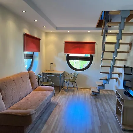 公寓 Apartament Z Wieza W Willi Zodiak 罗威